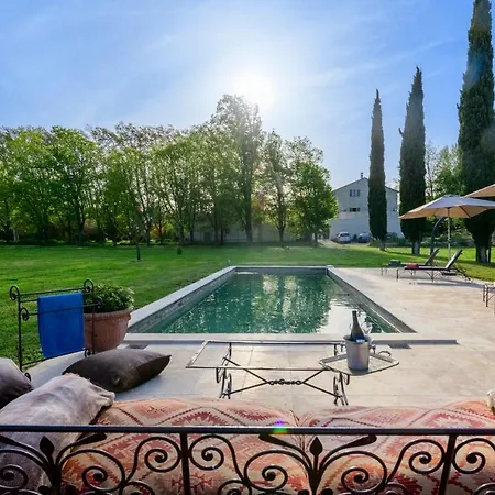 Bastide De Bellegarde 2*